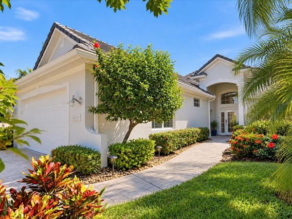6514 OAKLAND HILLS DRIVE , LAKEWOOD RANCH, FL 34202