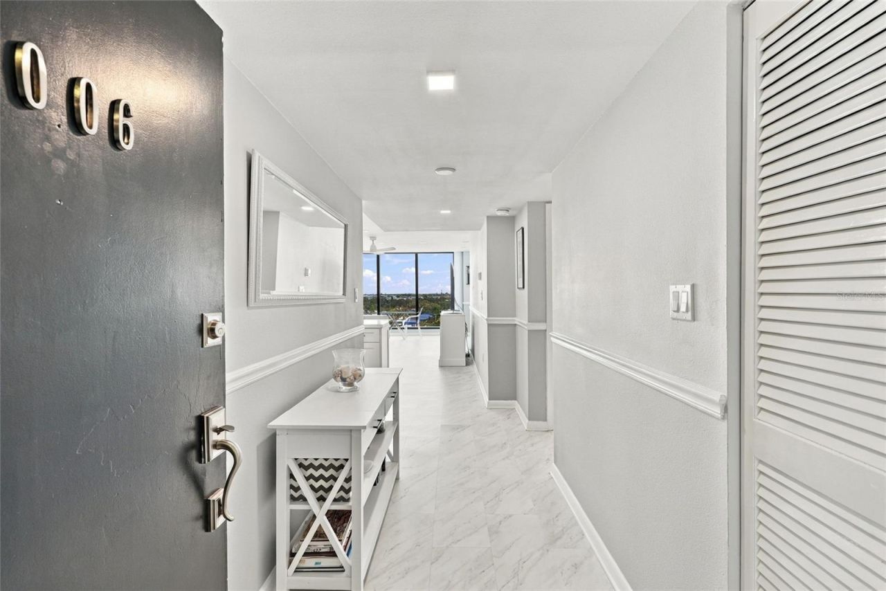 707 S Gulfstream Avenue , Unit 1006, Sarasota, FL 34236 Photo
