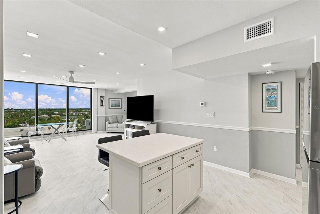 707 S Gulfstream Avenue , Unit 1006, Sarasota, FL 34236 Photo