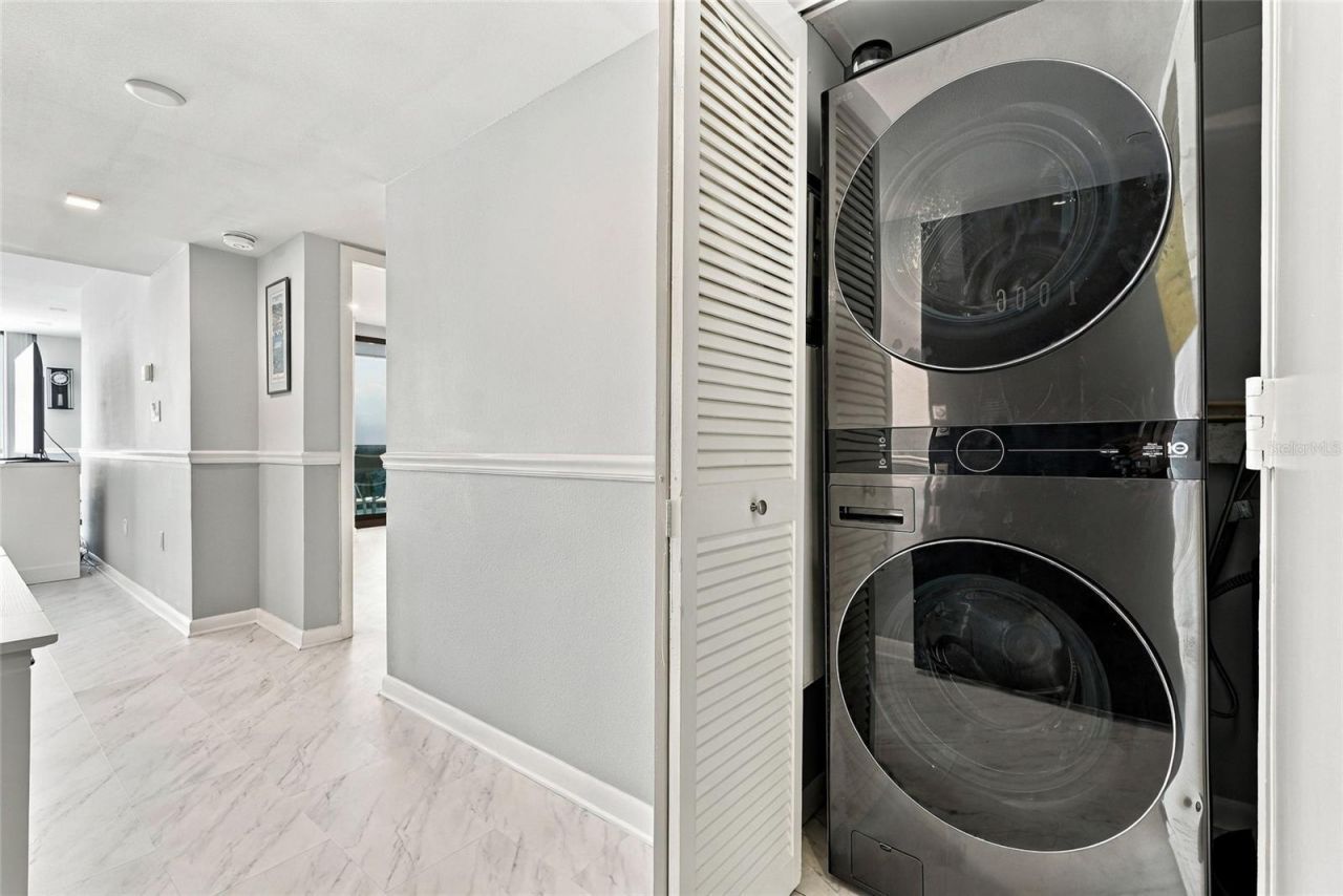 707 S Gulfstream Avenue , Unit 1006, Sarasota, FL 34236 Photo