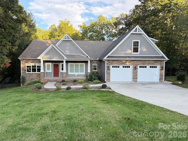 3450 4th Street Boulevard NW, Hickory, NC 28601