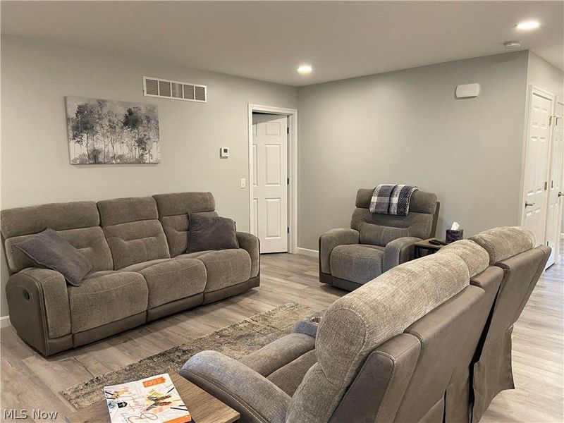 1300 2nd Street NW, New Philadelphia, OH 44663 Photo 4