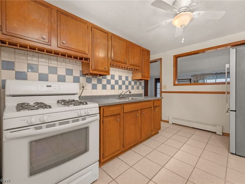 820 Longson Avenue, Elyria, OH 44035 Photo 12
