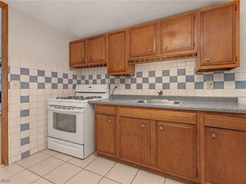 820 Longson Avenue, Elyria, OH 44035 Photo 14