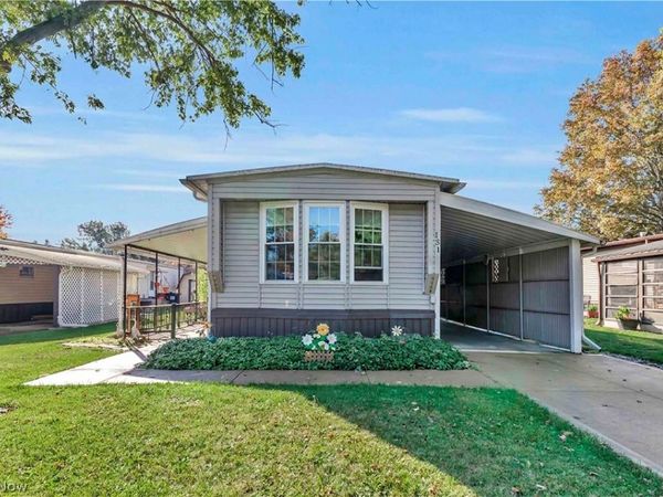 131 Hickory Circle, Elyria, OH 44035