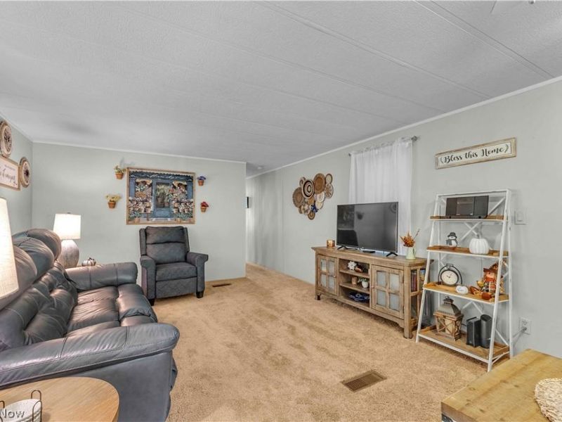 131 Hickory Circle, Elyria, OH 44035 Photo 17