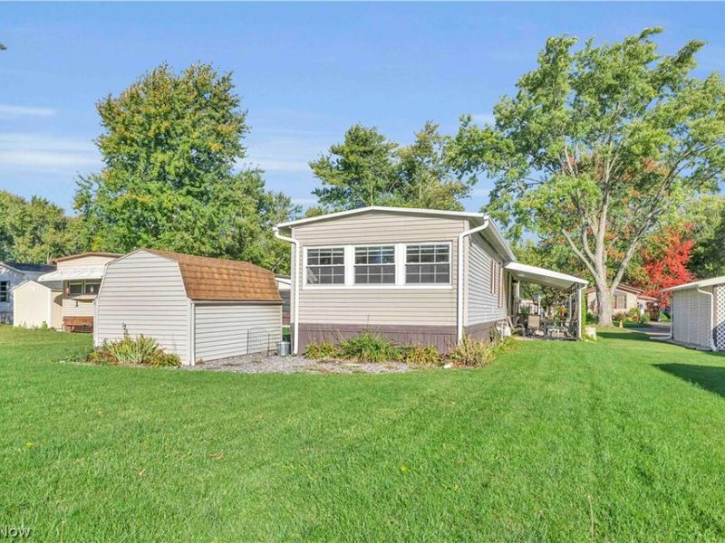 131 Hickory Circle, Elyria, OH 44035 Photo 8