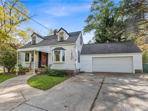 2950 Hillside Road, Seven Hills, OH 44131