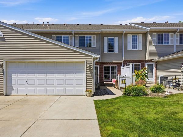 1122 Heather Lane, Waconia, MN 55387