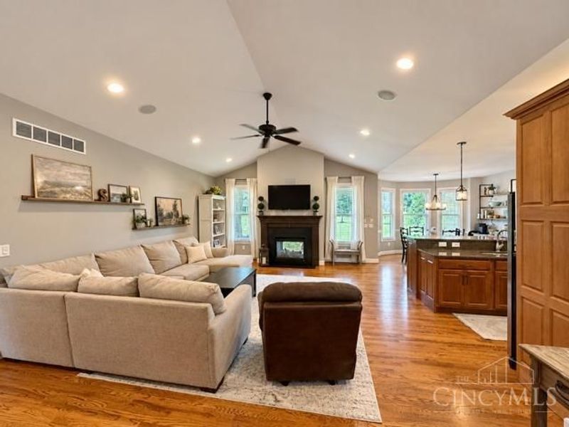 3889 Hickory Hollow Drive, Ross Township, OH 45013 Photo 3