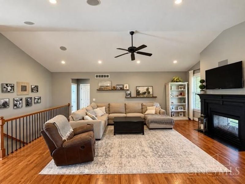 3889 Hickory Hollow Drive, Ross Township, OH 45013 Photo 4