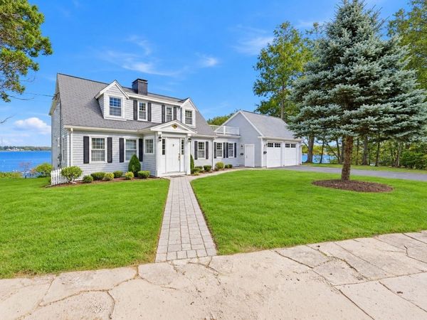 5 Jefferson Shores Rd, Wareham, MA 02532
