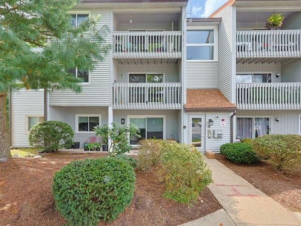 805 Franklin Crossing Road, Unit 5, Franklin, MA 02038