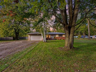 6266 Genaw Road, Cottrellville Township, Mi 48039