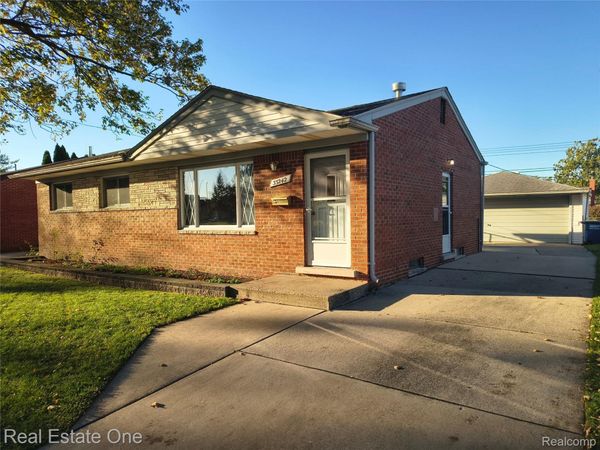 33242 Barrington Street, Westland, Mi 48186