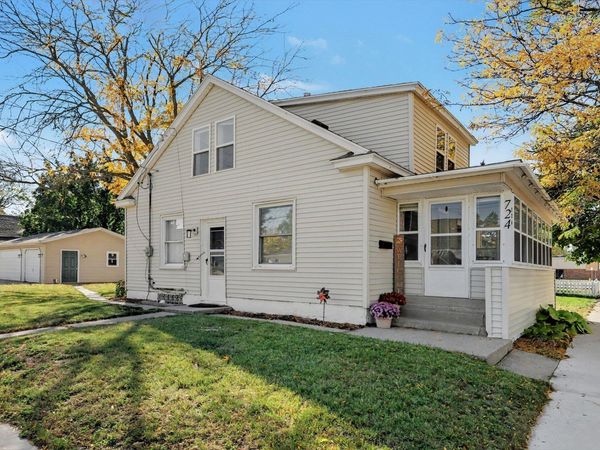 724 Eleanor Street NE, Grand Rapids, MI 49505
