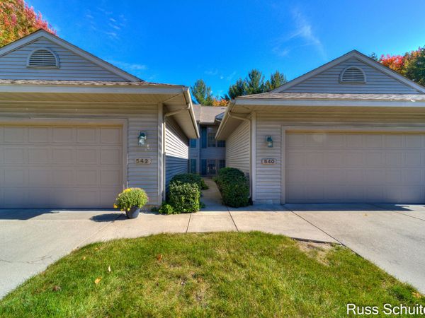 542 Tournament Circle, Muskegon, MI 49444