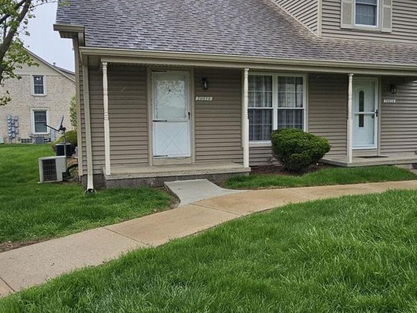 20016 Village Green Court, Unit 1025, Brownstown, MI 48183