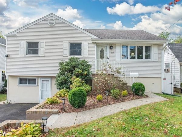 197 Lake Shore Dr, Parsippany-Troy Hills, NJ 07034