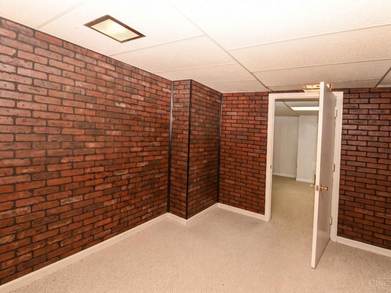 6815 Hampton Drive, Cincinnati, OH 45236 Photo 31