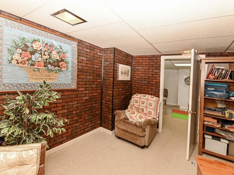 6815 Hampton Drive, Cincinnati, OH 45236 Photo 32
