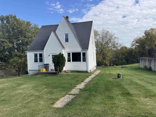 3595 Crescent Court, Dubuque, IA 52001
