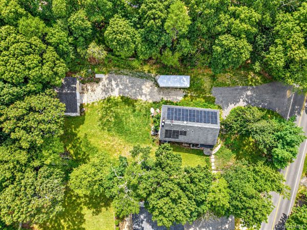 95 W Bartlett Road , Middle Island, NY 11953
