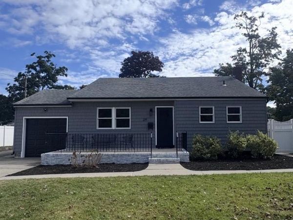 29 edgwater Avenue, Bayport, NY 11705
