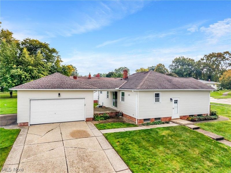 4799 N Sedgewick Road, Lyndhurst, OH 44124 Photo 3