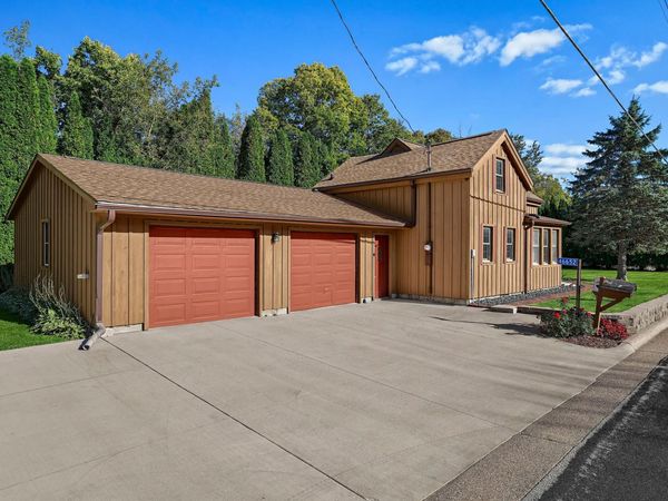 46652 Riverview Drive, La Crescent, MN 55947
