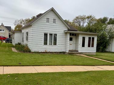 916 7th Street, Fairbury, NE 68352