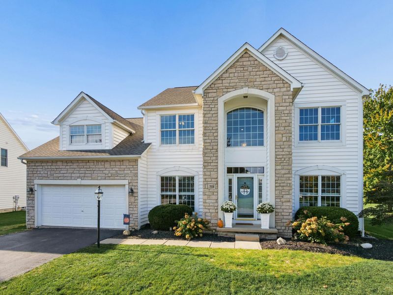 7558 Fairfield Lakes Drive, Powell, OH 43065 Photo 1