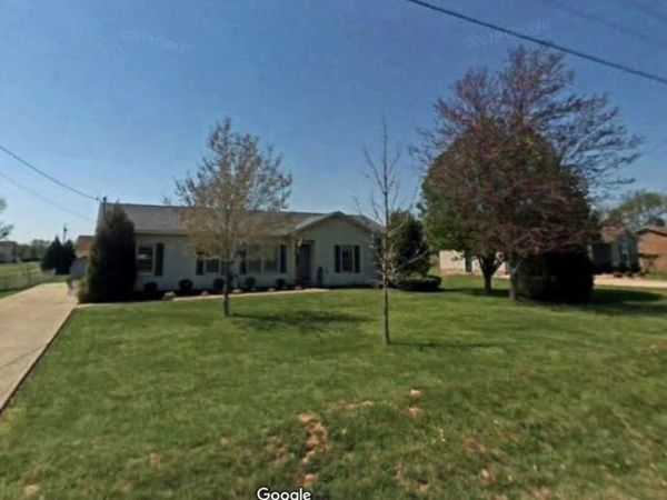 3760 Oakland Rd , Clarksville, TN 37040