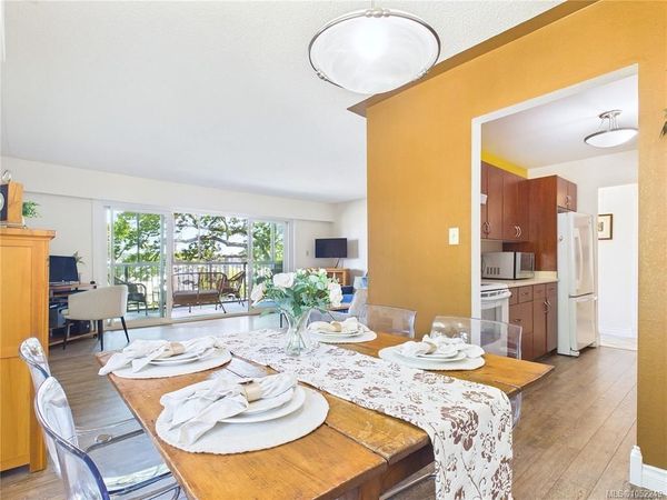 1665 Oak Bay Ave , Unit #401, Victoria, BC V8R 1B5