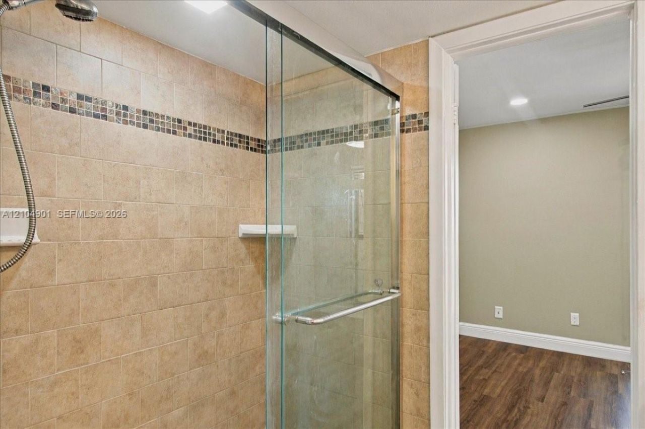8979 Palm Tree Ln, Unit 8979, Pembroke Pines, FL 33024 Photo