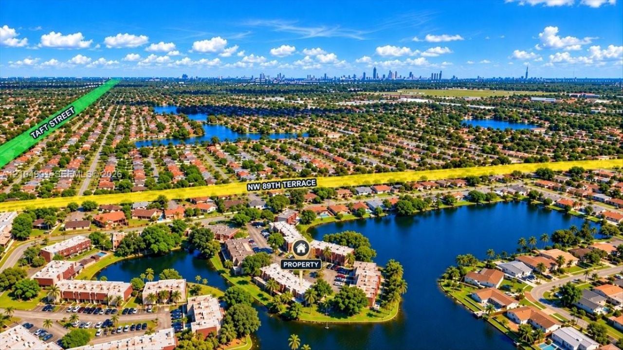 8979 Palm Tree Ln, Unit 8979, Pembroke Pines, FL 33024 Photo