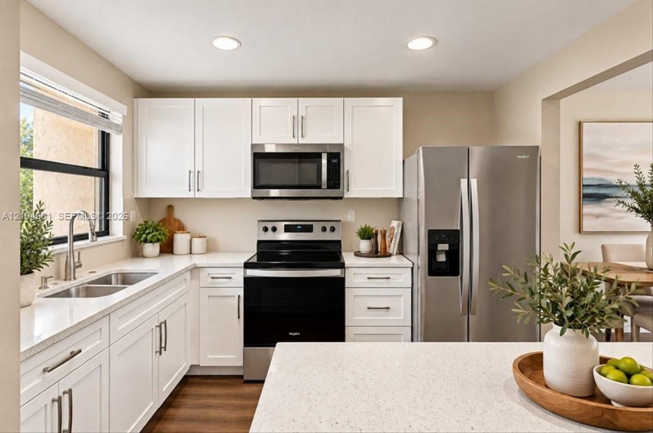 8979 Palm Tree Ln, Unit 8979, Pembroke Pines, FL 33024 Photo