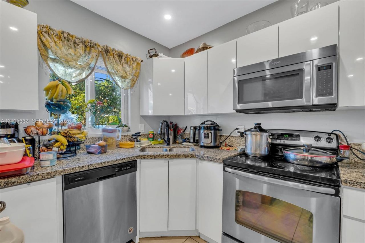 1431 NE 156th Ter, North Miami Beach, FL 33162 Photo