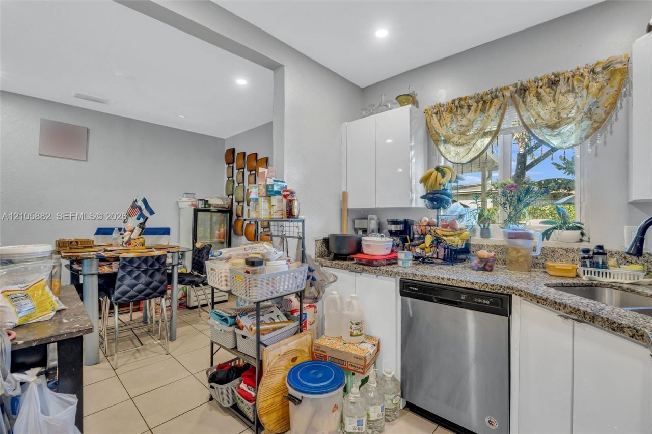 1431 NE 156th Ter, North Miami Beach, FL 33162 Photo