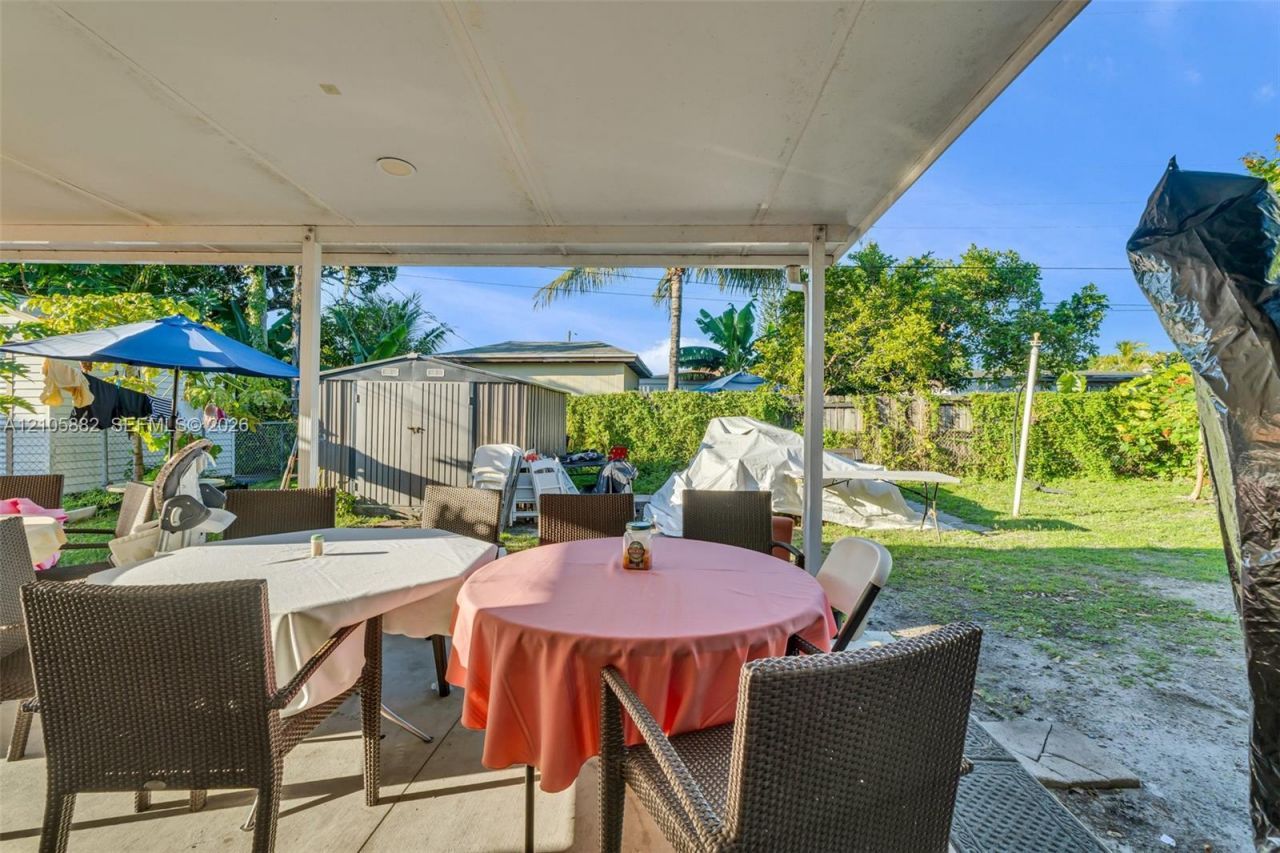1431 NE 156th Ter, North Miami Beach, FL 33162 Photo