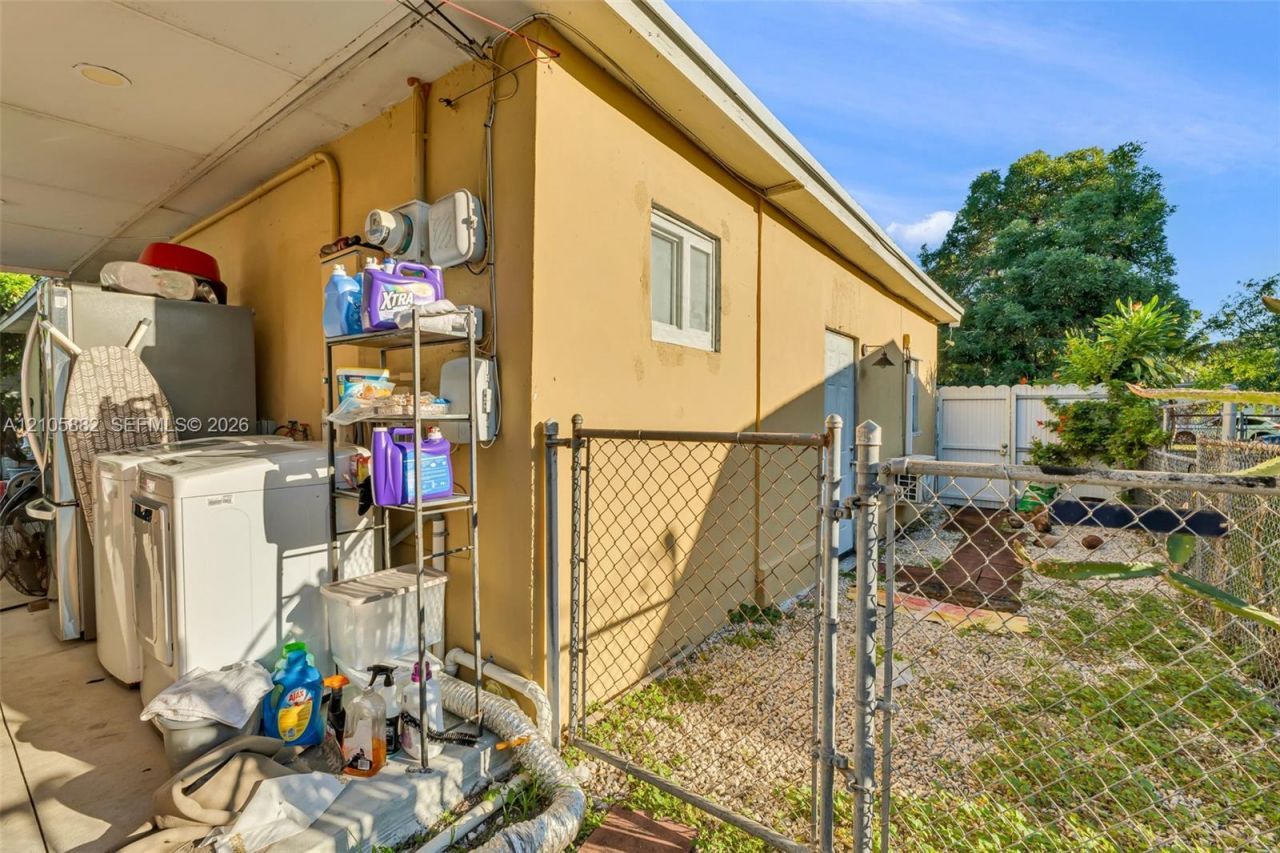 1431 NE 156th Ter, North Miami Beach, FL 33162 Photo