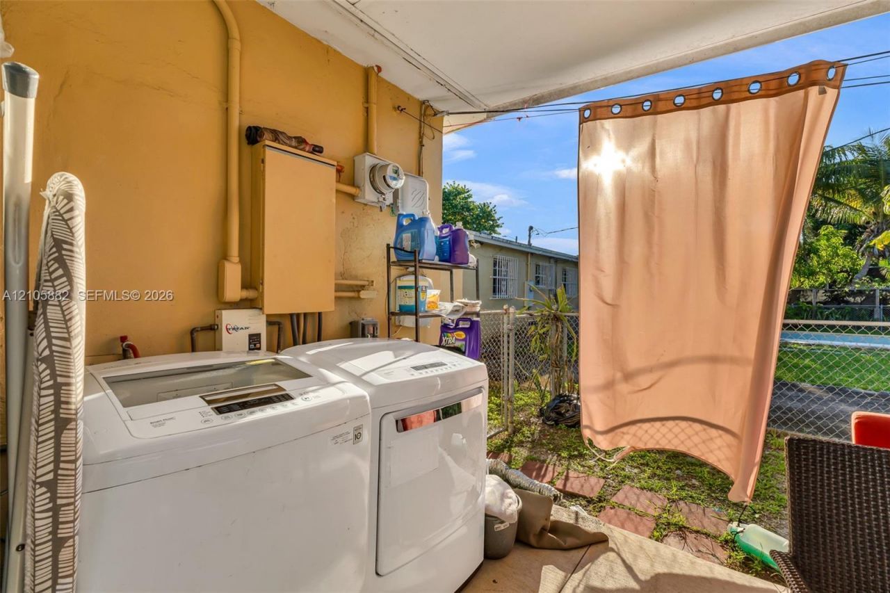 1431 NE 156th Ter, North Miami Beach, FL 33162 Photo