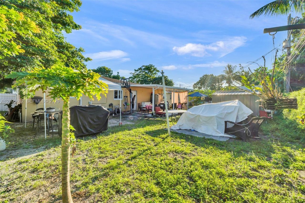 1431 NE 156th Ter, North Miami Beach, FL 33162 Photo