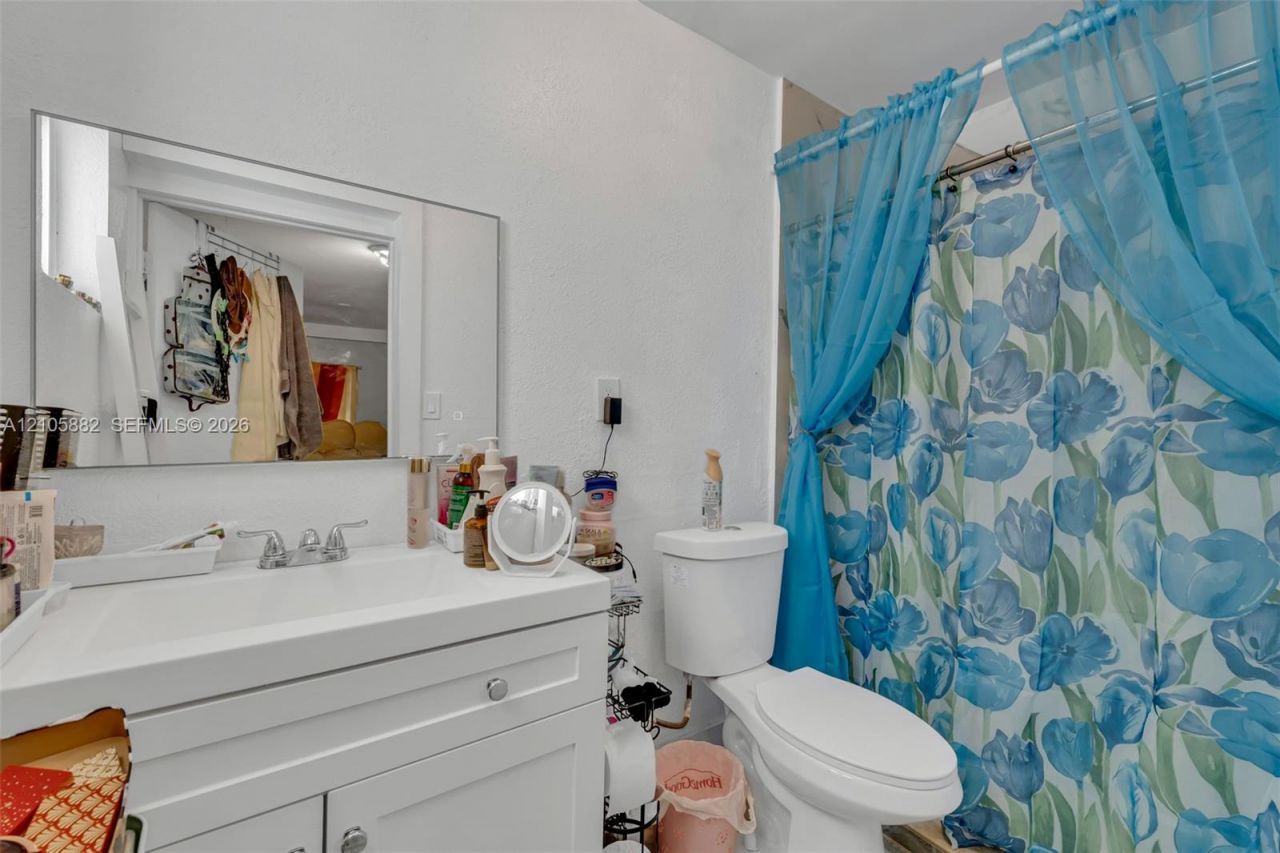 1431 NE 156th Ter, North Miami Beach, FL 33162 Photo