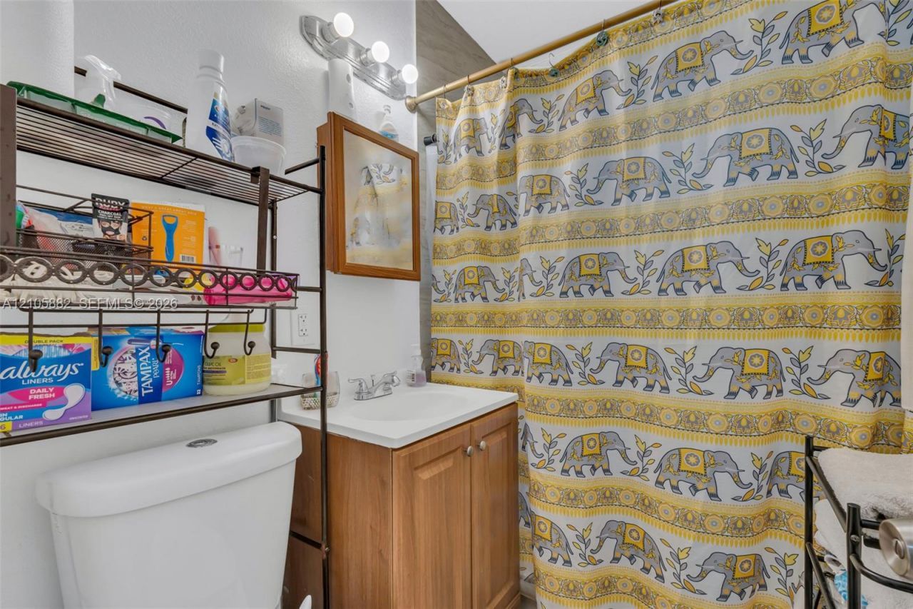 1431 NE 156th Ter, North Miami Beach, FL 33162 Photo