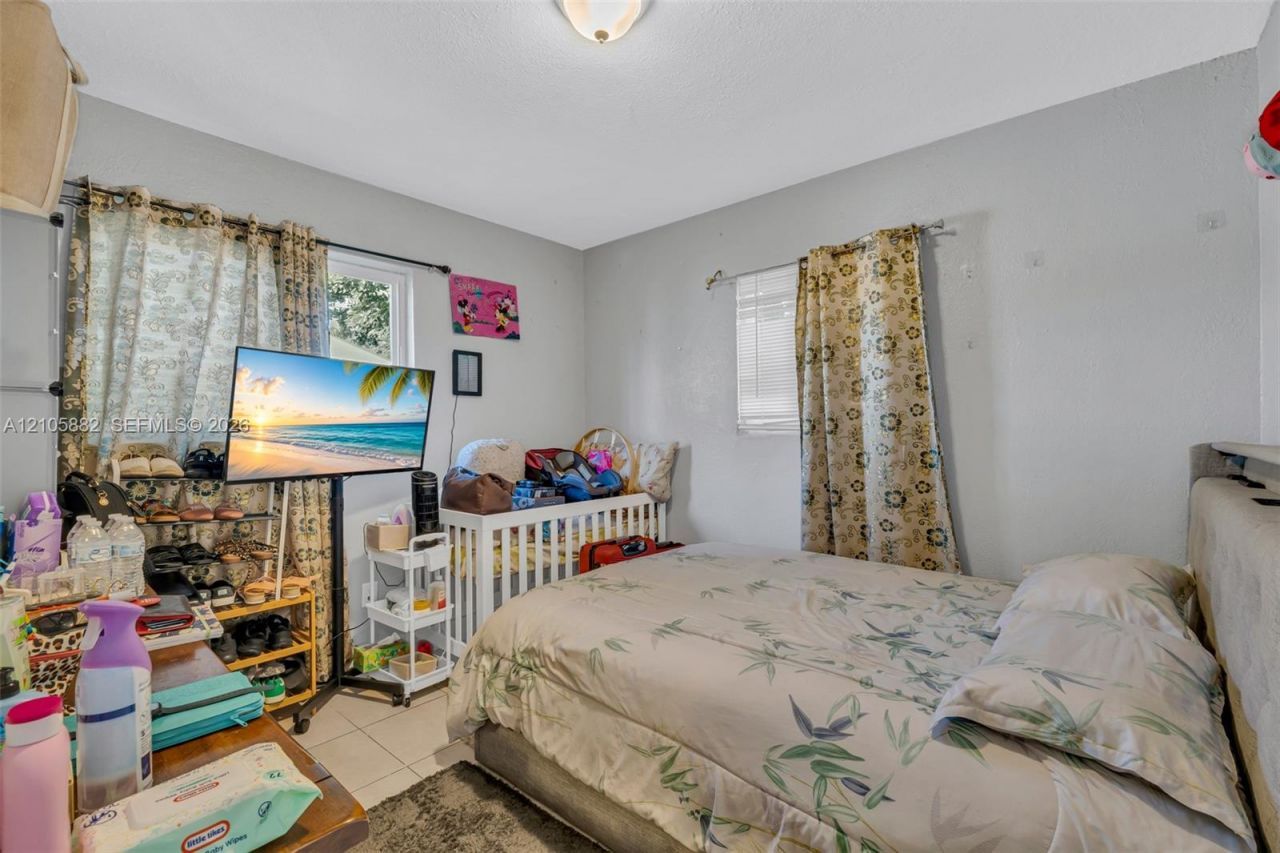 1431 NE 156th Ter, North Miami Beach, FL 33162 Photo