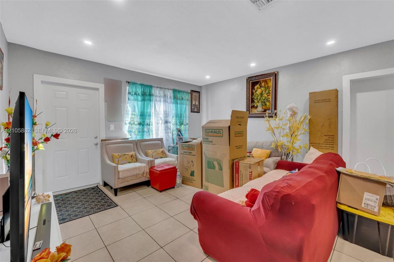 1431 NE 156th Ter, North Miami Beach, FL 33162 Photo