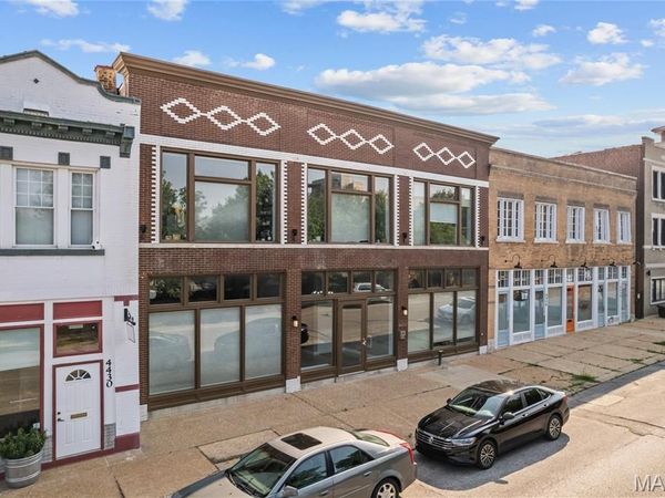 4432 Olive Street , St Louis, MO 63108