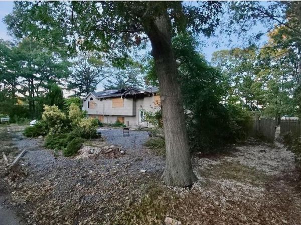 197 Albany Avenue , Babylon, NY 11704