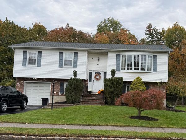 40 Lake Nanuet Drive, Nanuet, NY 10954
